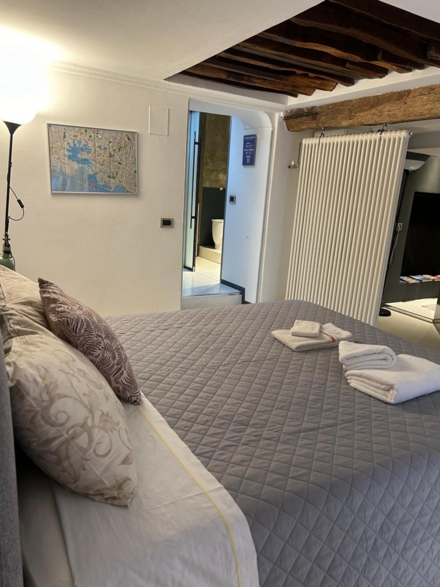 Loft La Citta Vecchia Apartment Genoa Luaran gambar